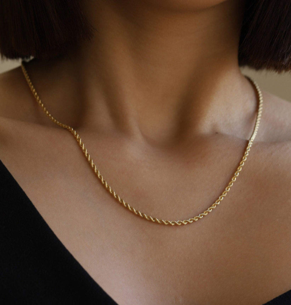 Cadena clásica retorcida mujer 2mm oro