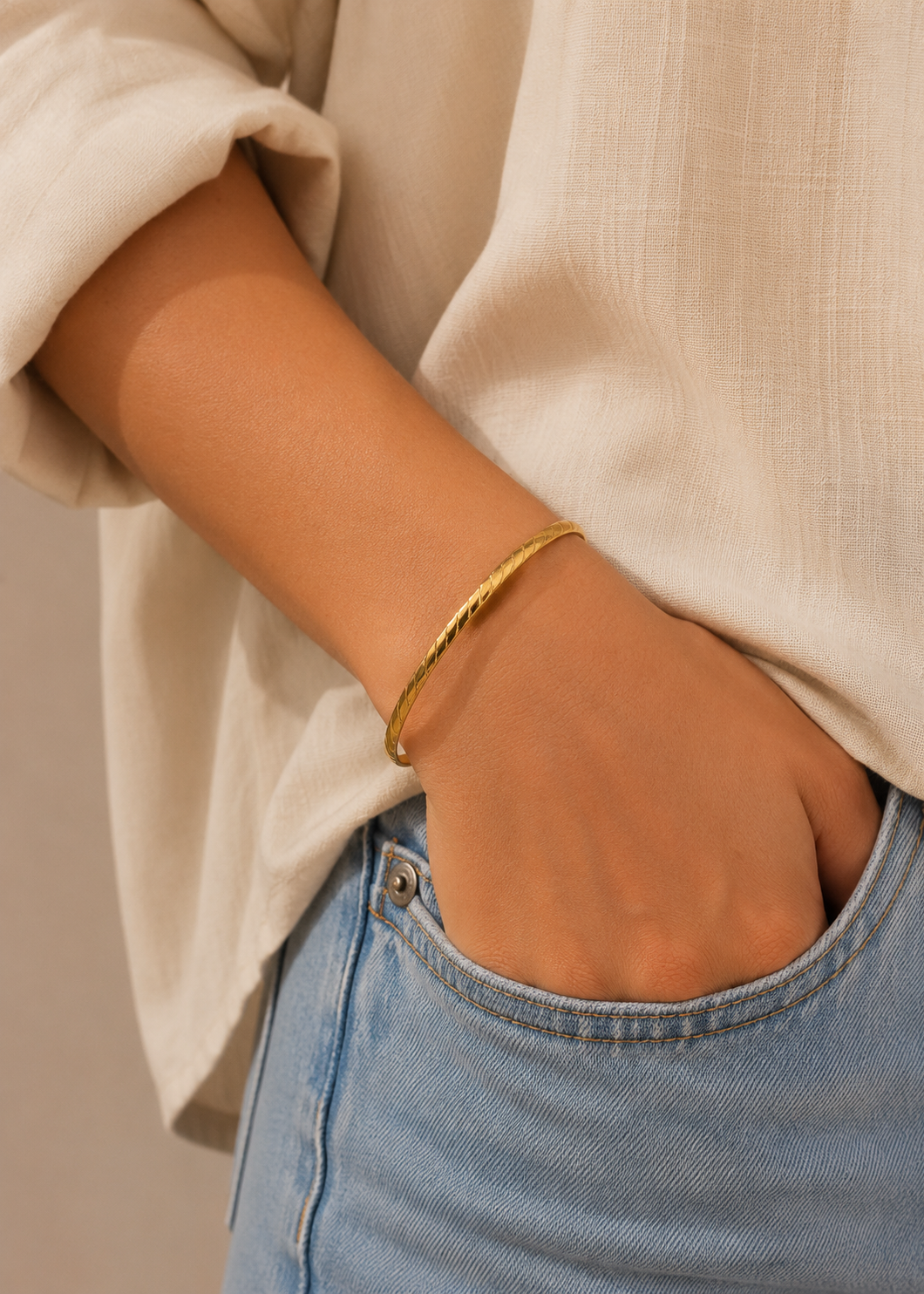 Brazalete redondo con relieve                 (2 und.)