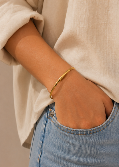 Brazalete redondo con relieve                 (2 und.)